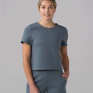Lululemon shaped short sleeve